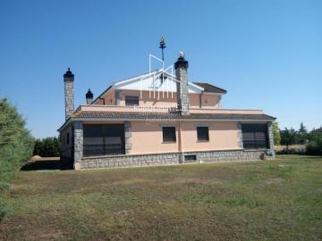 Plaza de Colón, Salamanca - Chimenea, Piscina