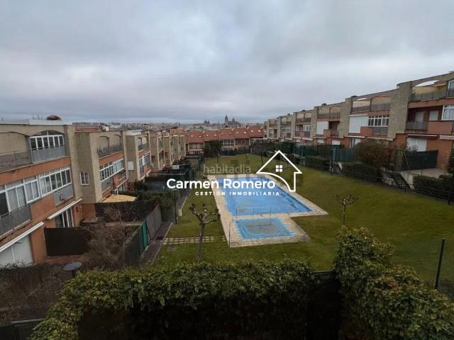 Chalet en venta en Salamanca, Vistahermosa. CHALET ADOSADO EN VISTAHERMOSA CON PISCINA COMUNITARIA. Chalets.