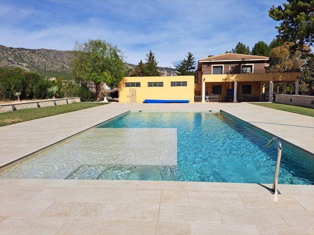 Chalet en venta en Salinas, Alicante