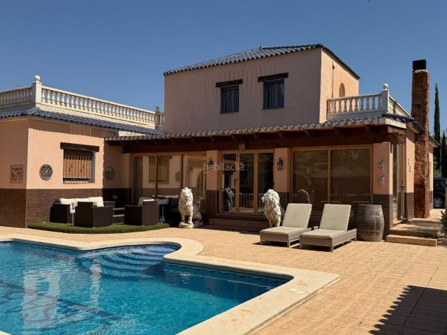 Chalet en venta en Salinas. Chalets.