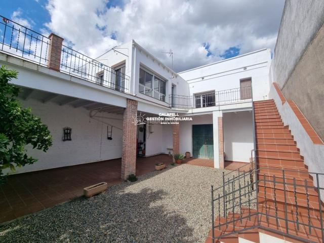 Chalet en venta en Salomó. EN VENTA GRAN CASA EN SALOMÓ DE 493 M2. Chalets.