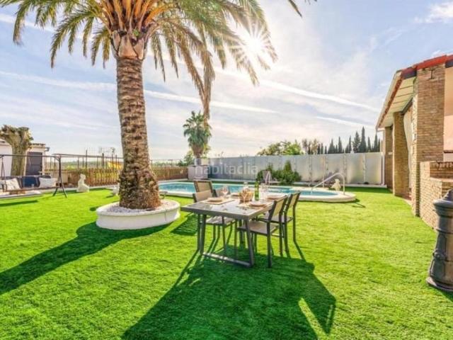 Chalet en venta en Salteras. Chalets.