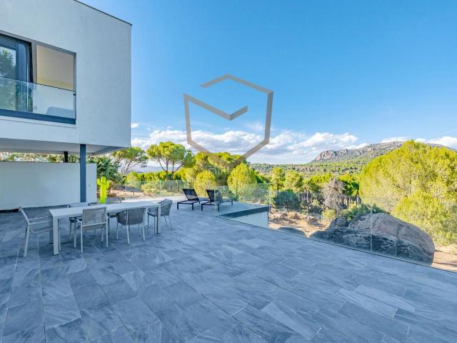 Chalet en venta en San Martín de Valdeiglesias. Chalet Independiente en venta en San Martin de Valdeiglesias. Chalets San Martín de.