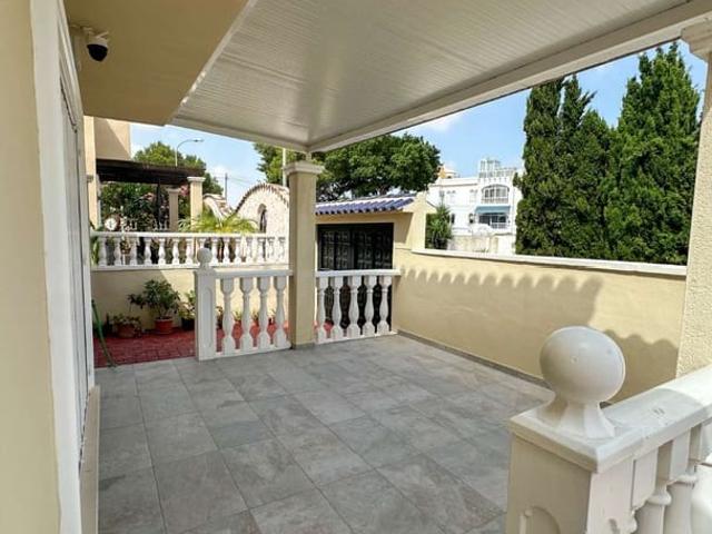 Chalet en venta en Orihuela, Alicante