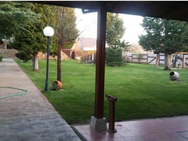 CHALET EN VENTA EN SAN ANDRES DE MONTEJOS