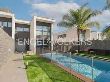 Chalet en venta en San Antonio de Benagéber, Valencia