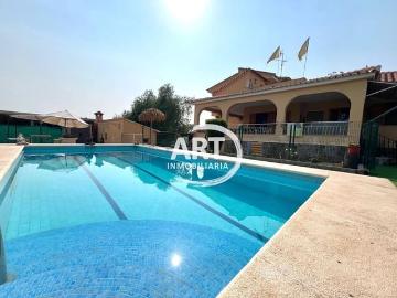 Chalet en venta en San Antonio de Benagéber, Valencia