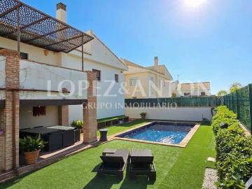Chalet en venta en San Antonio de Benagéber, Valencia