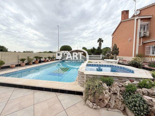 Chalet en venta en San Antonio de Benagéber, Valencia