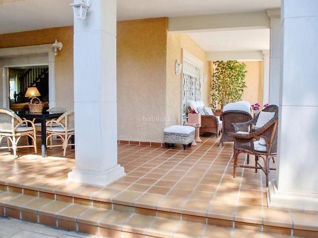 Chalet en venta en San Antonio de Benagéber. Villa independiente en San Antonio Benagéber. Chalets San Antonio de.