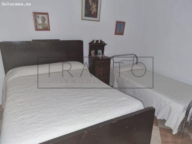 Chalet en Venta en San Bartolomé de la Torre, Huelva