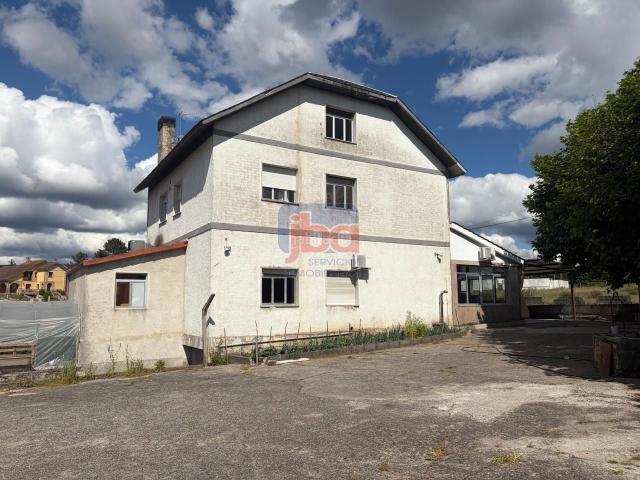 Chalet en venta en San Cibrao das Viñas. Chalets San Cibrao das.