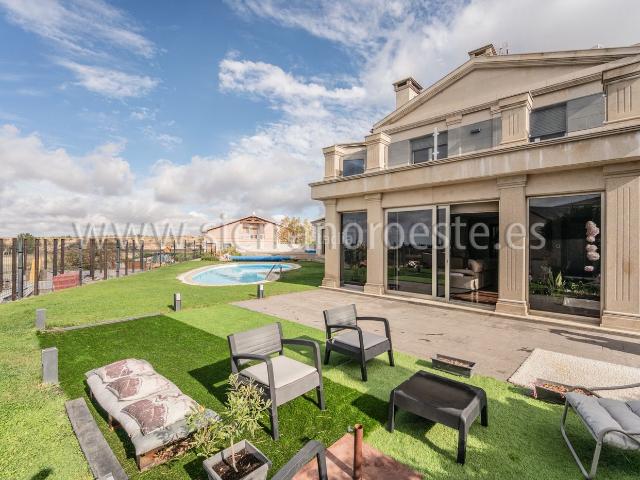 Chalet en venta en San Cristóbal De Segovia. Chalet en Montecorrdores con magníficas vistas a Segovia. Chalets San Cristóbal De.