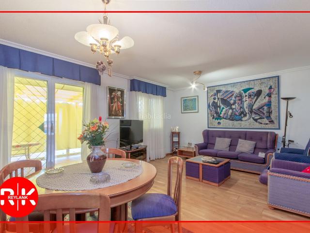 Chalet en venta en San Fernando de Henares, Parque Roma Coronas. SAN FERNANDO DE HENARES PARQUE HENARES ESPECTACULAR CHALET ADOSADO CON BUHARDILLA DE 227 m2. Chalets San Fernando de.