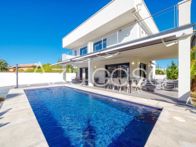 Chalet en venta en San Juan de Alicante, La Font Mezquitas. Exclusivo Chalet en venta de 5 dormitorios con 5 baños en La Font, San Juan de Alicante. Chalets San Juan de.