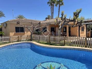 Chalet en venta en San Juan de Alicante / Sant Joan d'Alacant, Alicante Costa Blanca