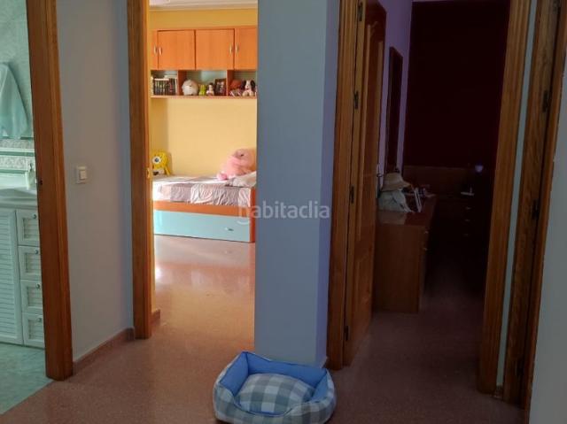 Chalet en venta en San Jose de la Rinconada. 180 M² · 3 PLANTAS · 3 DORMITORIOS · TERRAZA · AZOTEA · JUNTO A SEVILLA Gran vivienda de 180 m² construidos sobre parcela de 125. Chalets San Jose de la.