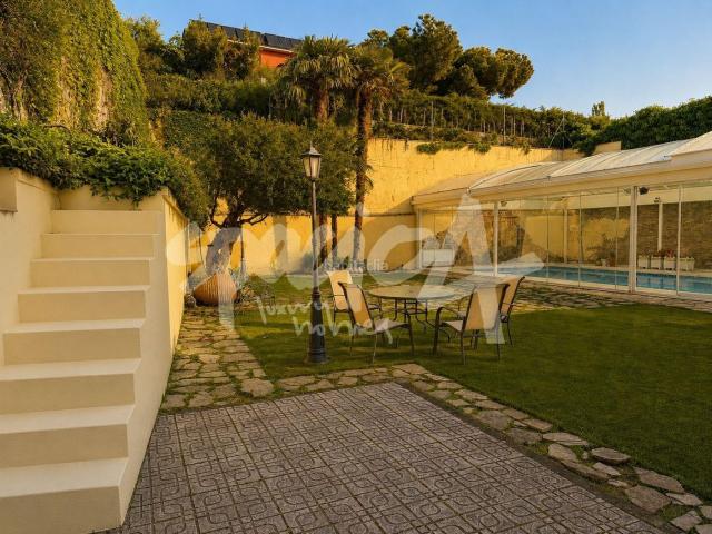Chalet en venta en San Lorenzo de El Escorial, Abantos Carmelitas. Chalet independiente con piscina cubierta. Chalets San Lorenzo de El.