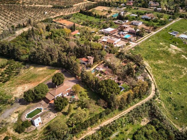 Chalet en venta en Sanlúcar la Mayor. REFUGIO DONDE LA NATURALEZA, ESTILO Y BUEN VIVIR SE DAN LA MANO. EN SANLÚCAR LA MAYOR 2 VIVIENDAS 17.400 m2 ALTA RENTABILIDAD. Chalets Sanlúcar la.