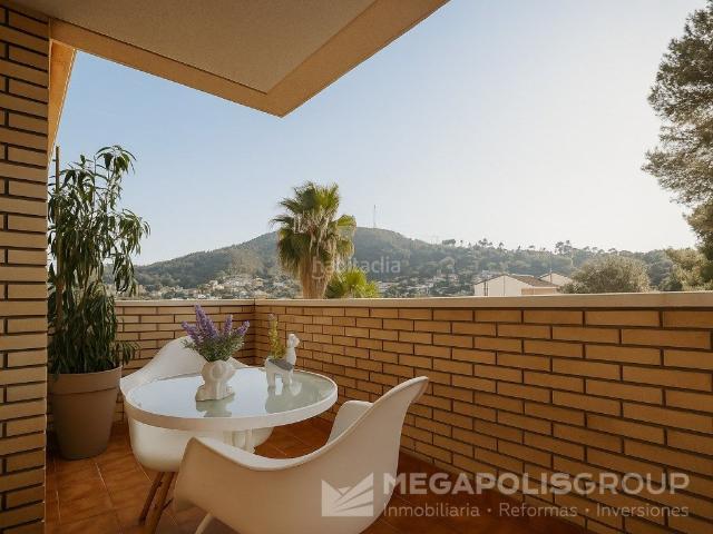Chalet en venta en Sant Vicenç dels Horts. EXCLUSIVA RESIDENCIA CON PISCINA Y ZONAS PREMIUM LISTA PARA ENTRAR A VIVIR. Chalets Sant Vicenç dels.