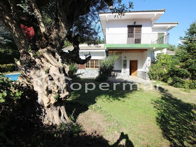 Chalet en venta en calle Francolí, Sant Antoni de Vilamajor, de 195 m² 4 habitaciones por 497.000