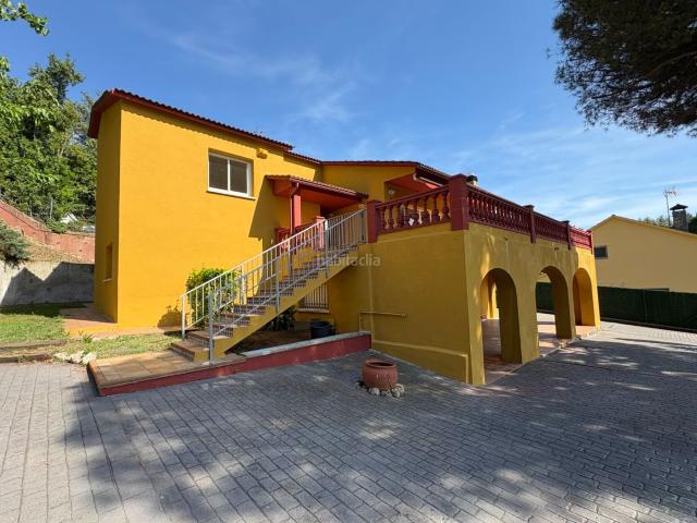 Chalet en venta en Sant Antoni de Vilamajor. Casa amb encant i gran parcel·la a Alfou, Sant Antoni de Vilamajor. Chalets Sant Antoni de.