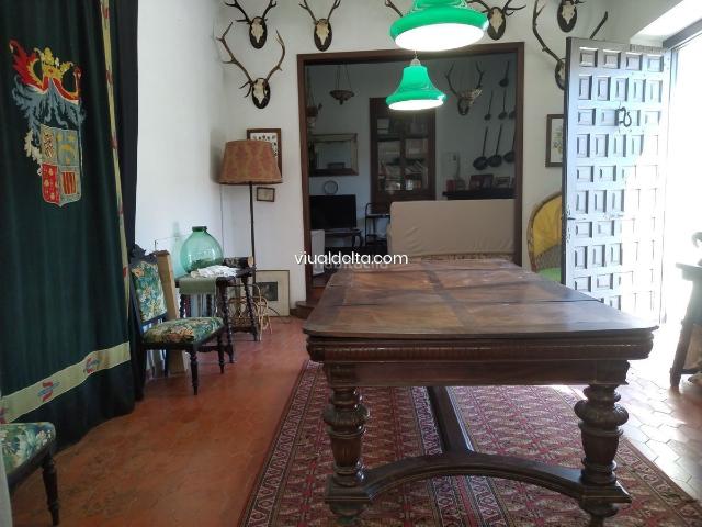 Chalet en venta en La Ràpita, Nord Costa Dorada. Chalet de 428 m2 con parcela de 3.571 m2. En población. Chalets La.
