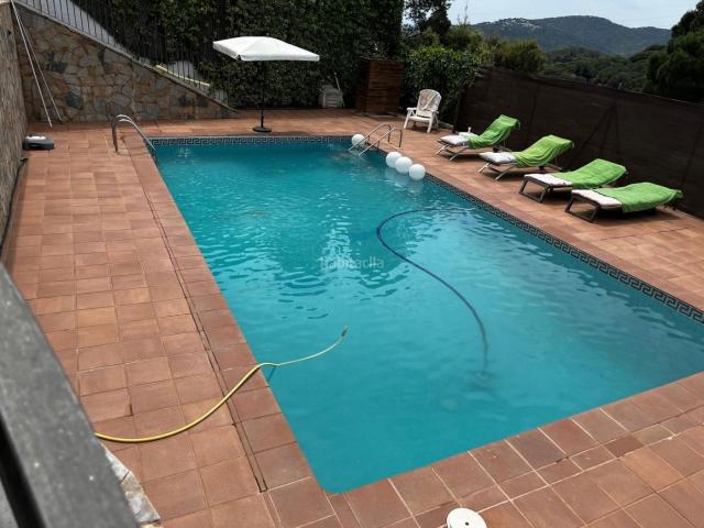 Chalet en venta en Sant Cebrià de Vallalta. Magnífica casa con piscina y vistas al mar en Sant Cebrià de Vallalta. Chalets Sant Cebrià de.