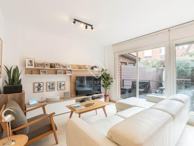 Chalet en venta en Sant Cugat del Vallès, Mira sol. Casa adosada de 248 m construidos, con 5 dormitorios, 4 baños y jardín en venta en Mirasol, Sant Cugat del Vallès. Chalets Sant Cugat del.