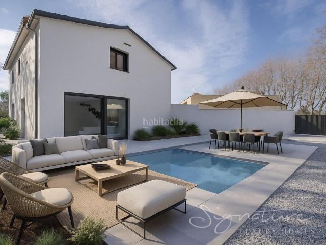 Chalet en venta en Sant Cugat del Vallès, Mira sol. Unifamiliar de obra nueva con piscina y jardín privado a un paso de la estación de Mirasol Sant Cugat. Chalets Sant Cugat del.