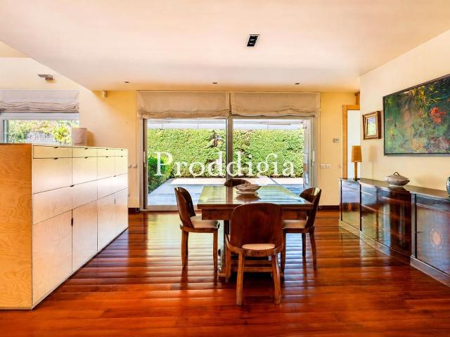 Chalet en venta en Sant Cugat del Vallès, Arxiu. Espectacular casa en Arxius con vistas y ascensor de 5 habitaciones 4 wc. Chalets Sant Cugat del.