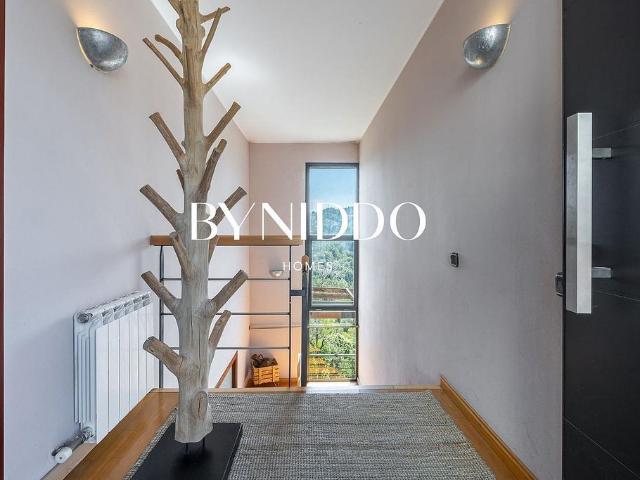 Chalet en venta en avenida Tarruell, Sant Cugat del Vallès, de 260 m² 4 habitaciones por 795.000