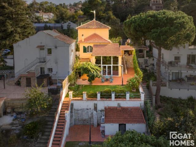 Chalet en venta en Sant Cugat del Vallès, La Floresta. Chalet historico en La Floresta, Sant Cugat del Vallès. Chalets Sant Cugat del.