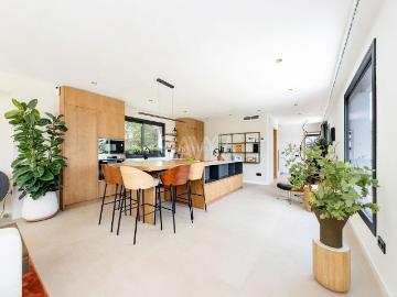 Chalet en venta en Sant Cugat del Vallès, Les Planes. Villa de lujo de nueva construcción con diseño contemporáneo que combina elegancia, sostenibilidad y confort. Chalets Sant Cugat del.