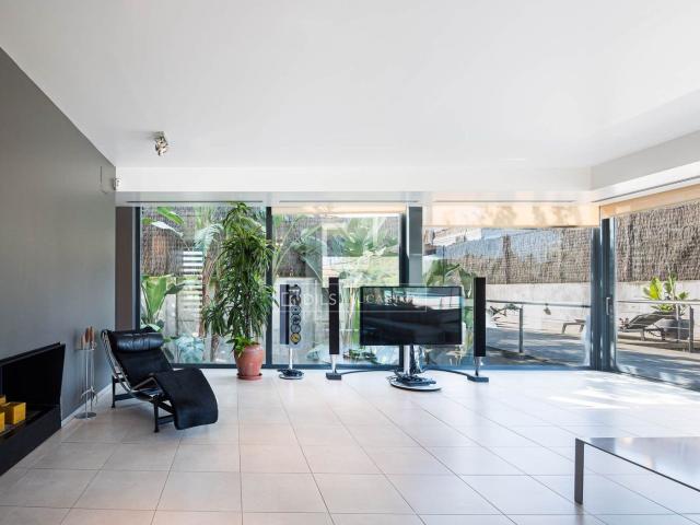 Chalet en venta en Sant Cugat del Vallès, Valldoreix. Casa en excelentes condiciones de 6 dormitorios en venta en Valldoreix. Chalets Sant Cugat del.
