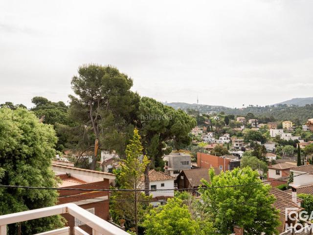 Chalet en venta en Sant Cugat del Vallès, Valldoreix. Casa con gran potencial en Valldoreix. Chalets Sant Cugat del.