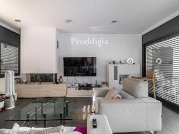 Chalet en venta en Sant Cugat del Vallès, Valldoreix. Espectaular villa cerca de la estación de Valldoreix. Chalets Sant Cugat del.
