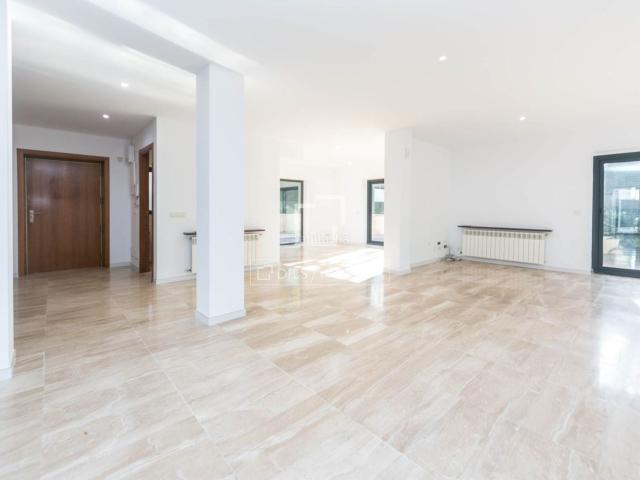 Chalet en venta en Sant Cugat del Vallès, Valldoreix. Exclusiva casa unifamiliar en venta en Valldoreix, Barcelona. Chalets Sant Cugat del.