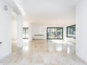 Chalet en venta en Sant Cugat del Vallès, Valldoreix. Exclusiva casa unifamiliar en venta en Valldoreix, Barcelona. Chalets Sant Cugat del.