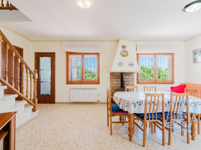 Chalet en venta en Sant Esteve Sesrovires. Chalets Sant Esteve.