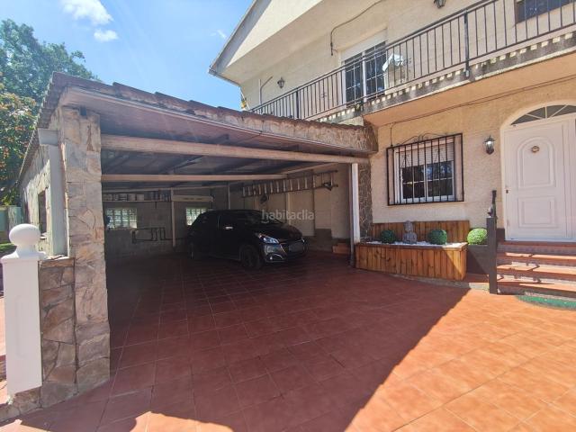 Chalet en venta en Sant Esteve Sesrovires. Ideal para 2 familias. Chalets Sant Esteve.