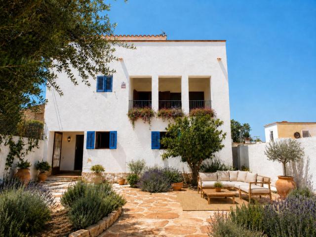Chalet en venta en Sant Feliu de Guíxols, Centre Costa Brava. Casa tradicional en una ubicación que ofrece tranquilidad y vistas. Chalets Sant Feliu de.