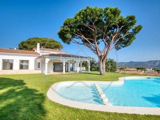 Chalet en venta en Sant Feliu de Guíxols, Sant Pol Costa Brava. Preciosa casa reformada en s'Agaró. Chalets Sant Feliu de.