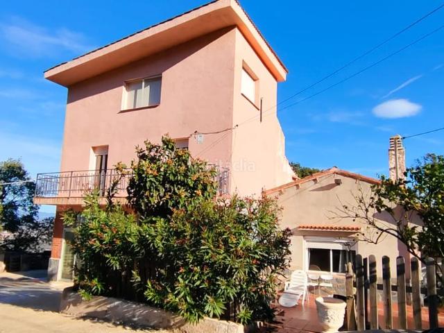 Masía en venta en Sant Fost de Campsentelles. CASA CON VISTAS,5 HABITACIONES CON OPCION A 2 APARTAMENTOS. Masías Sant Fost de.
