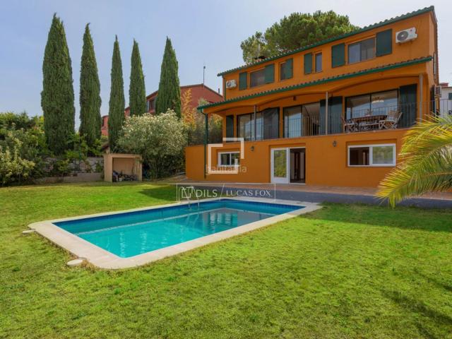 Chalet en venta en Sant Julià de Ramis. Excepcional villa de 8 dormitorios con piscina, jardín privado y vistas panorámicas al entorno natural en Sant Julià de Ramis, a s. Chalets Sant Julià de.