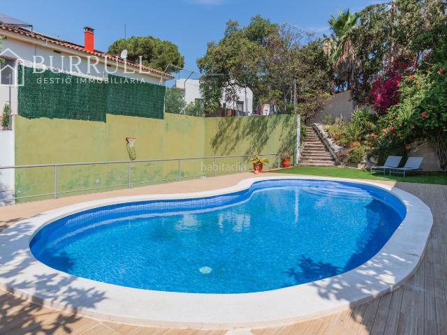 Chalet en venta en Sant Just Desvern, Centre. Chalet en el CENTRO con 1000m2 parcela. Chalets Sant Just.