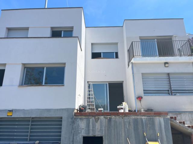 Chalet en venta en Sant Pere de Ribes, Mas Alba. Preciosa casa, muy luminosa: salón comedor, cocina, 5 habitaciones, 3 baños, terrazas, PK, piscina y jardín. Chalets Sant Pere de.
