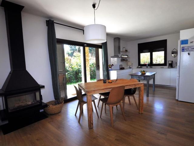 Chalet en venta en Sant Pere Pescador Costa Brava. Casa con jardín en Sant Pere Pescador. Chalets Sant Pere.