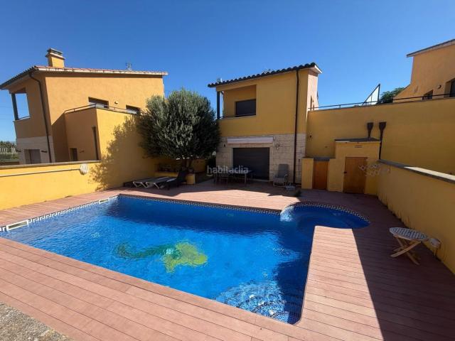 Chalet en venta en Sant Pere Pescador Costa Brava. Casa con piscina privada y 4 habitaciones en Sant Pere Pescador. Chalets Sant Pere.