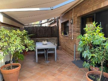 Chalet en venta en avenida Antoni Gaudí, Sant Quirze del Vallès, de 180 m² 3 habitaciones por 715.000